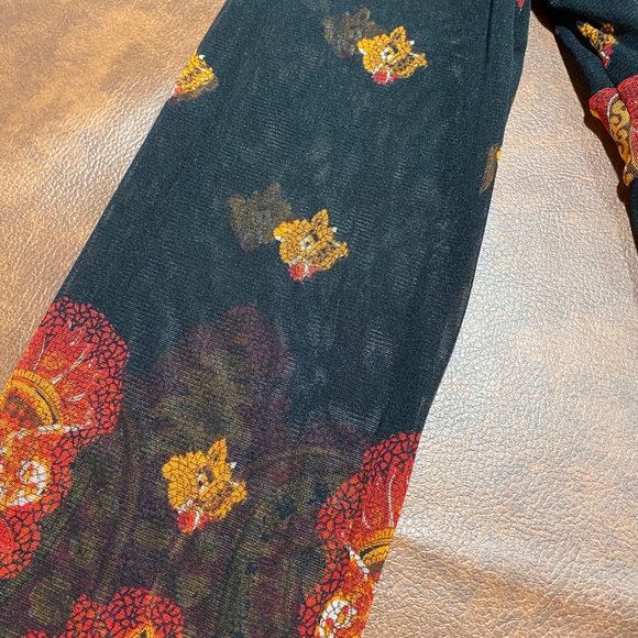 Cute fall top - Picture 6 of 6